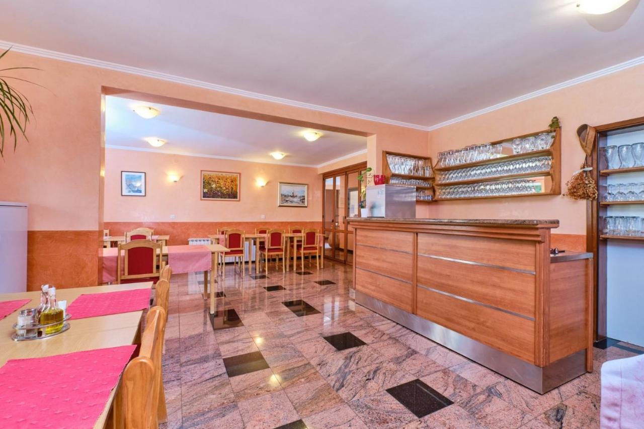 Rooms With A Parking Space Veli Losinj, Losinj - 21045 Екстериор снимка