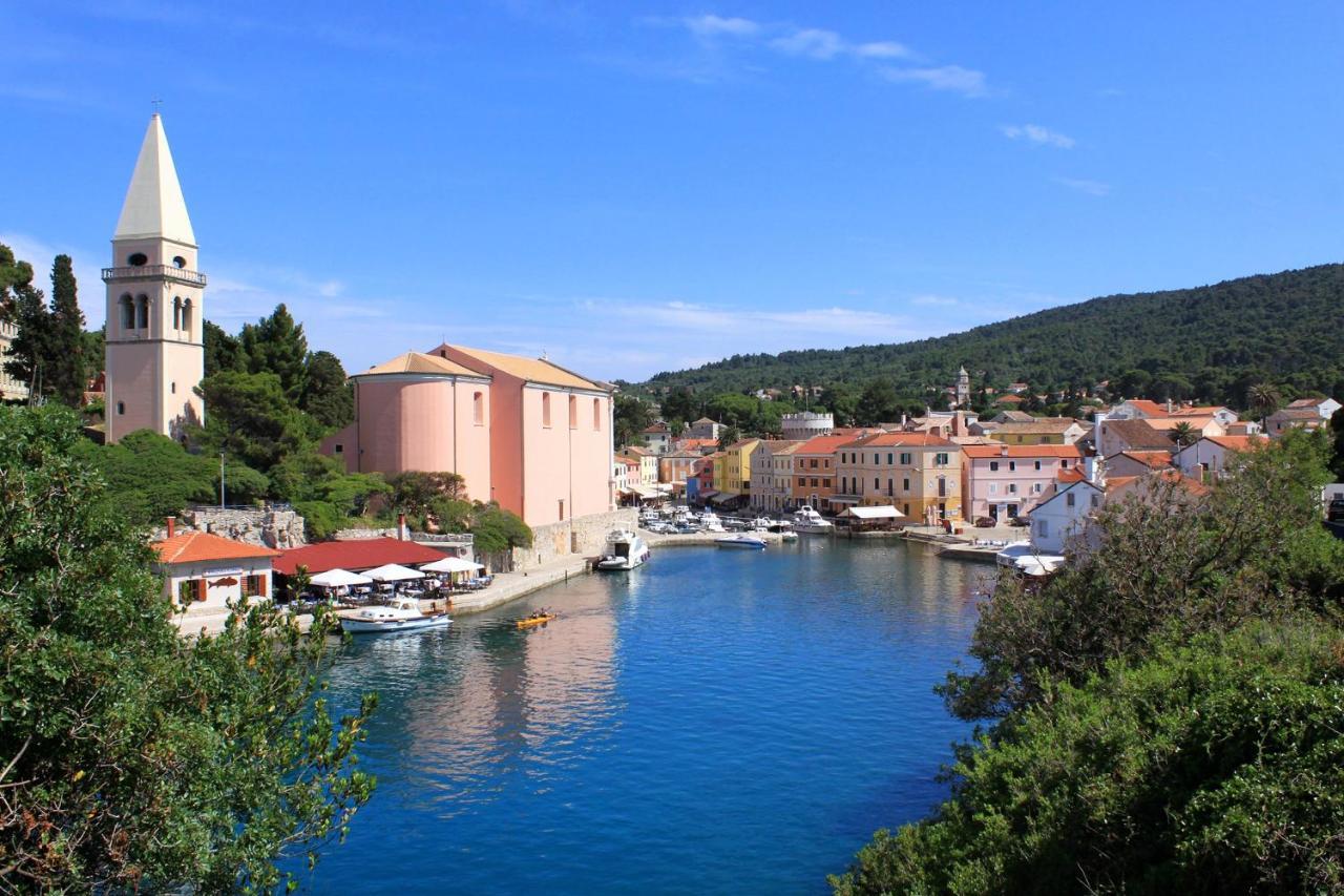 Rooms With A Parking Space Veli Losinj, Losinj - 21045 Екстериор снимка